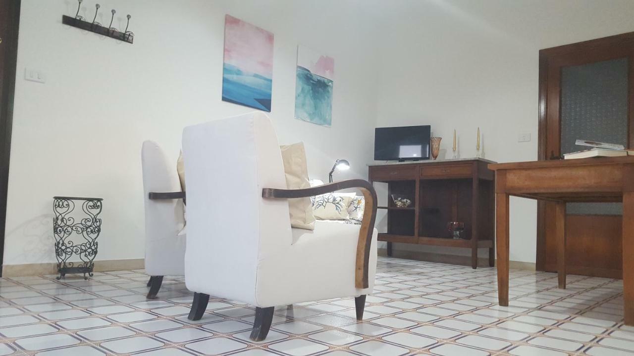 Casa Del Levante Riposto ภายนอก รูปภาพ